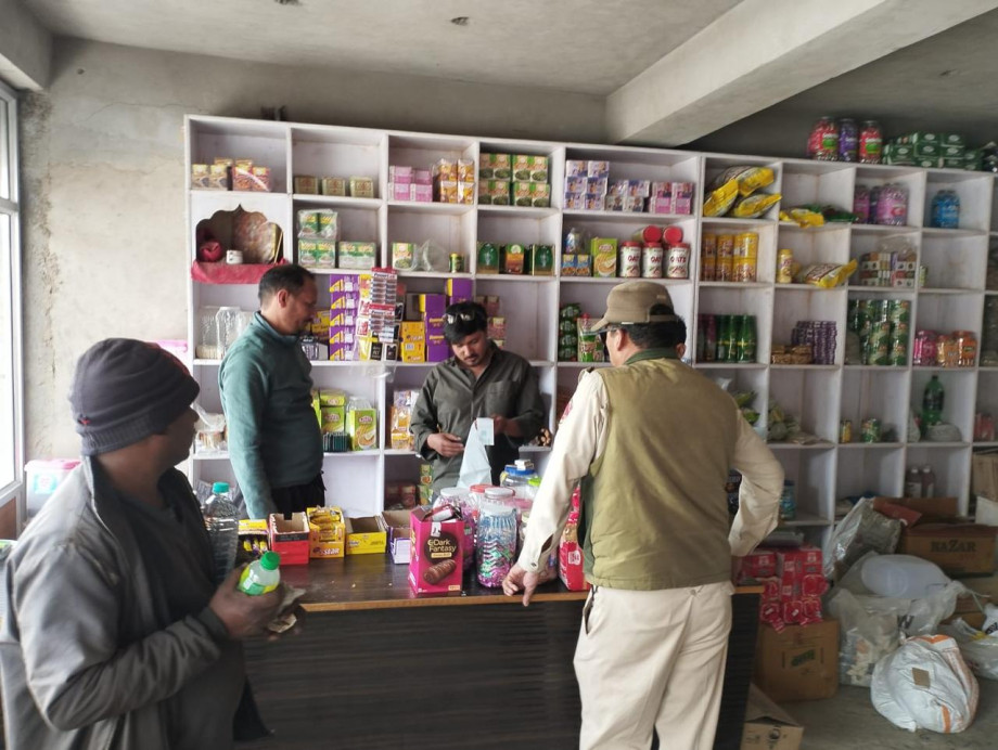 Special drive against single-use plastics conducted in Nyoma market