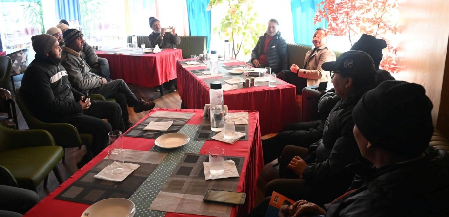 Joint Director, Information, Ladakh chairs experience-sharing session with journalists of Kargil