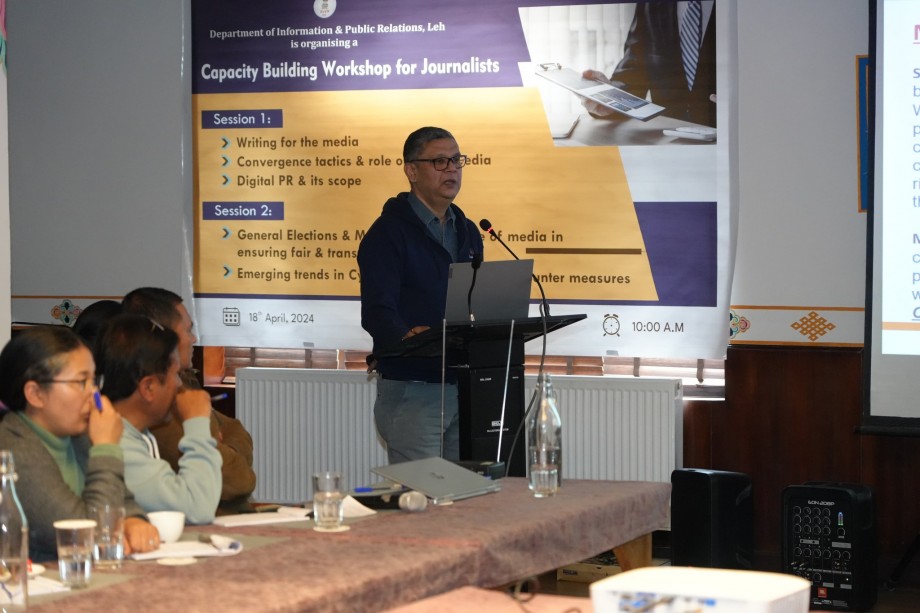 DIPR Leh holds capacity building workshop for journalists