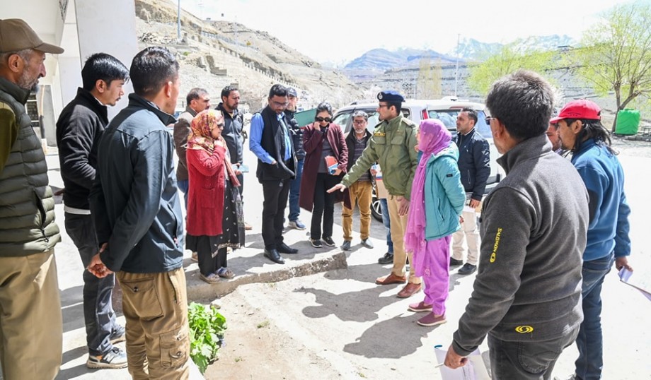 Kargil DC inspects model polling stations ahead of LS elections