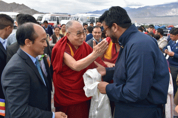 Haji Anayat Ali welcomes Dalai Lama in Leh