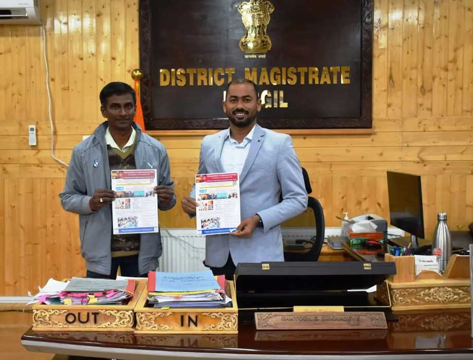 DC Santosh launches GoI’s student entrepreneurship brochure