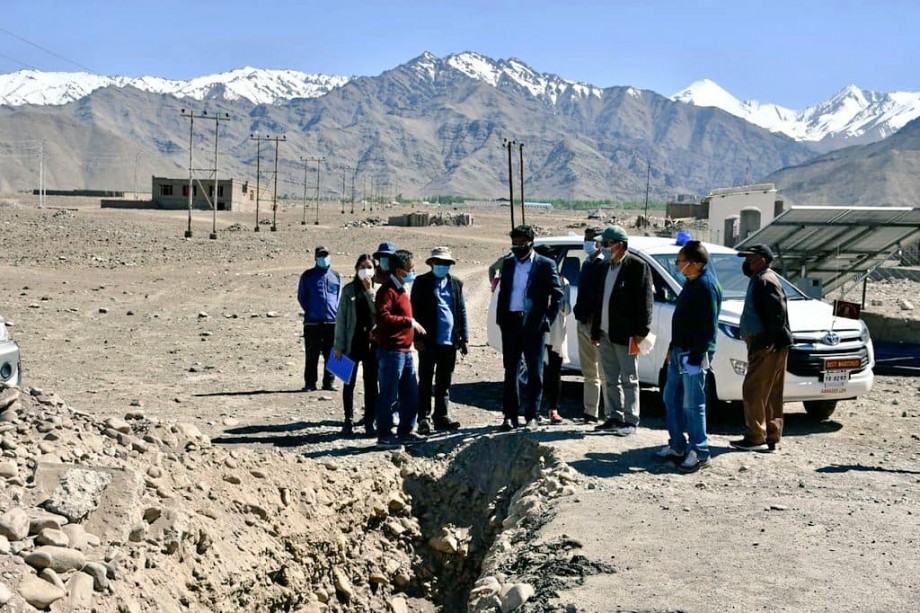 DC, Leh inspects villages around Leh town, reviews progress of JJM