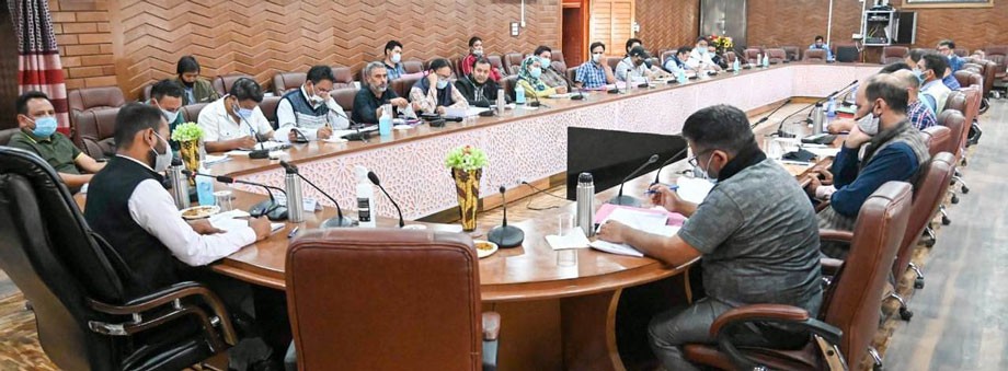 DC, Kargil, Santosh Sukhadeve reviews District Capex Budget 