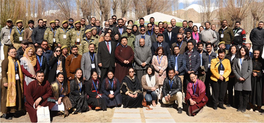 L-G inaugurates ‘Carbon- Neutral Ladakh’ summit in Leh