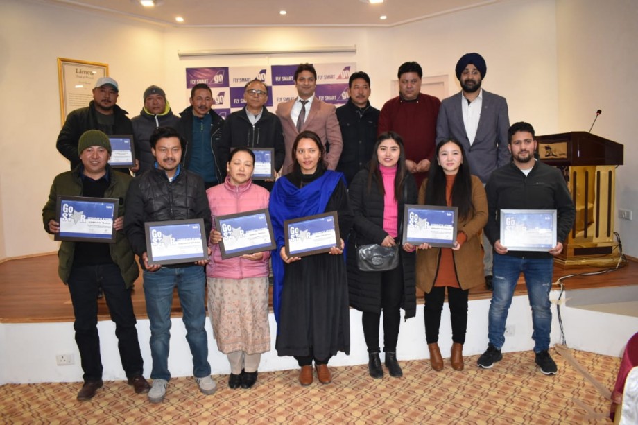 Go Air felicitates 10 travel agents in Leh