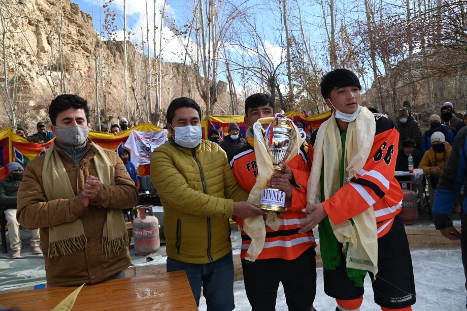 Friends Pashkum team wins Ice hockey tournament in Chiktan