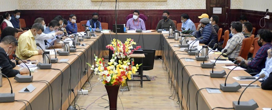 CEC, Leh, reviews status of work under district plan, instructs HODs to expedite works 