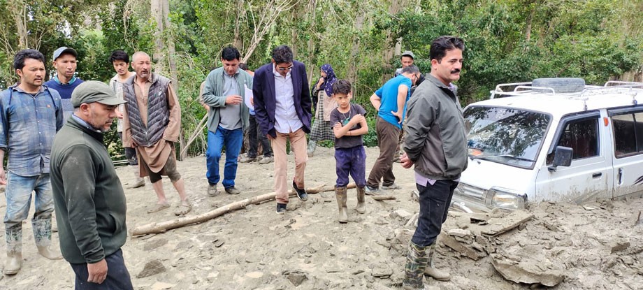 SDM Shakar Chiktan assesses damages in flood-affected areas