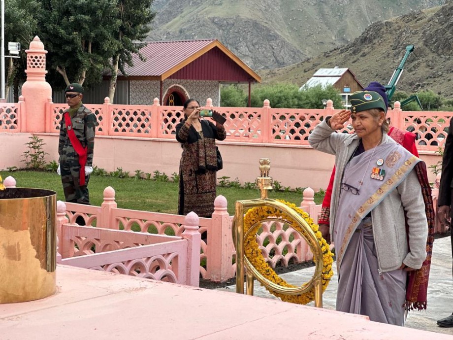 Tri-Services veterans paid homage at Kargil war memorial