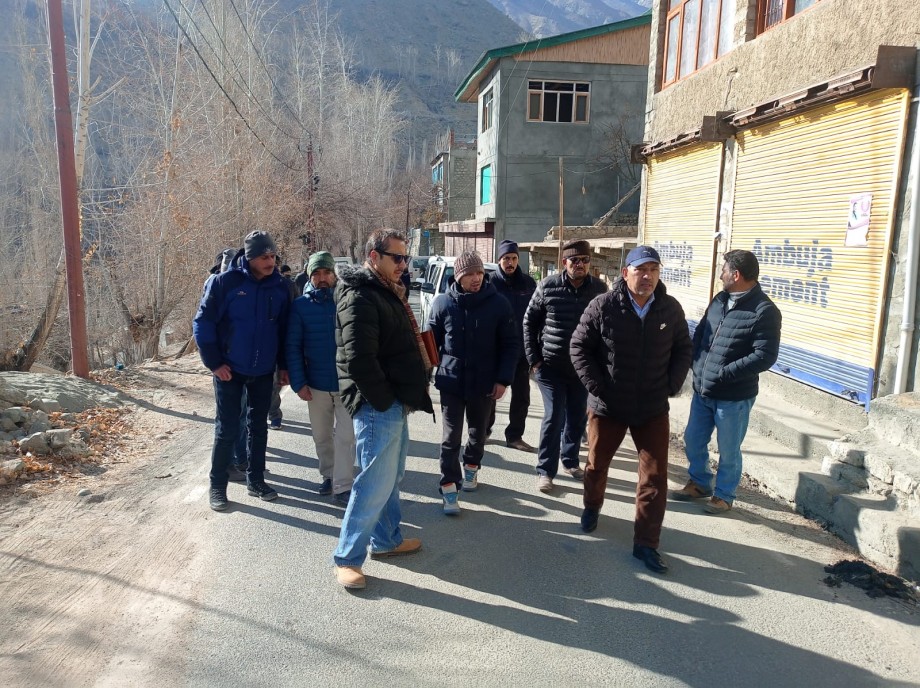 Director, Urban Local Bodies visits MC wards in Kargil