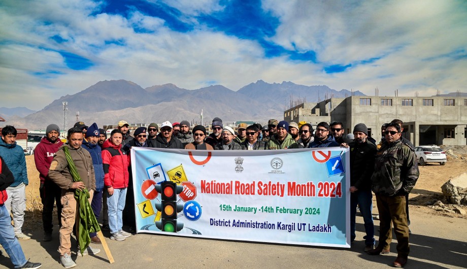 Traffic awareness campaign commences in Kargil to promote road safety