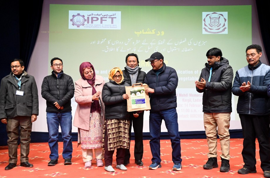 University of Ladakh organizss one-day workshop for farmers in Kargil 