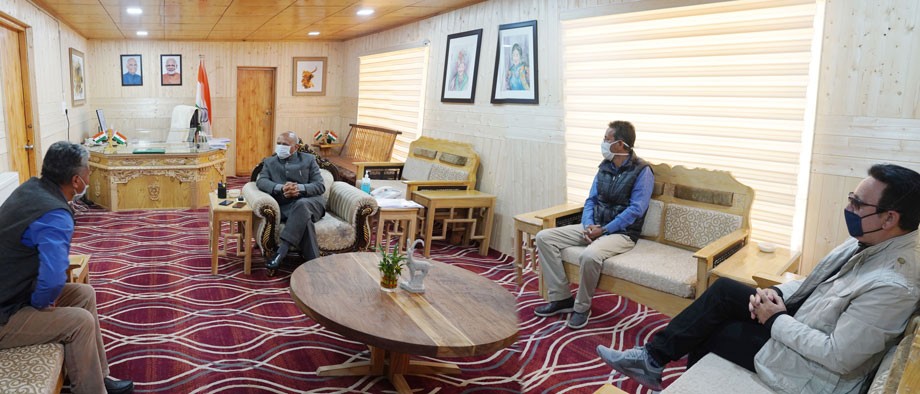 Religious heads of Leh district meets L-G Mathur
