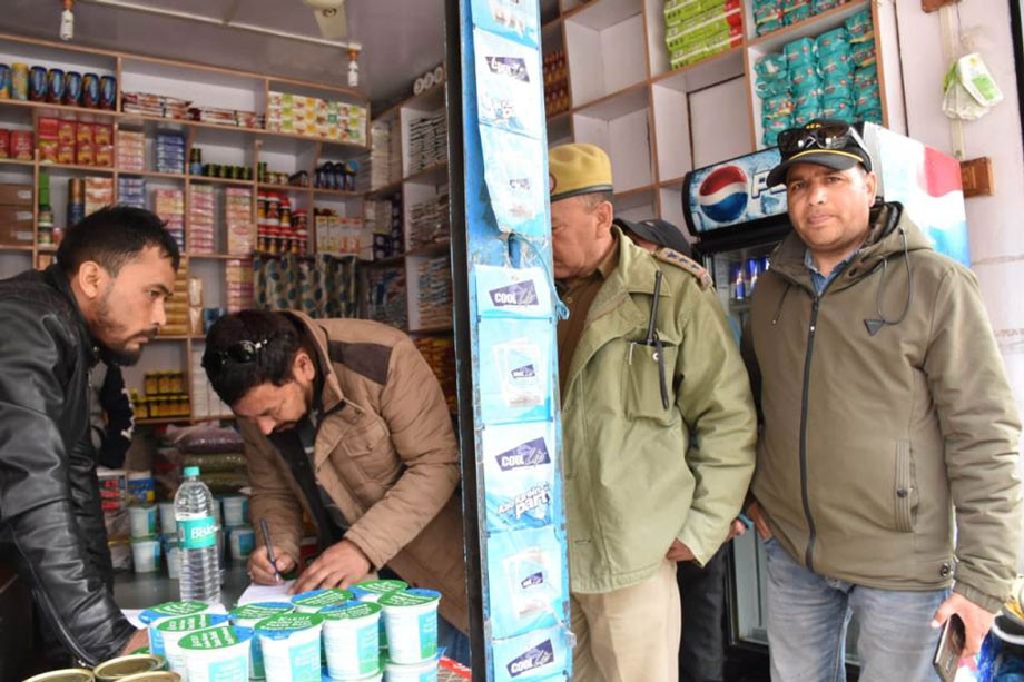 Market Inspection Squad inspects quality, prices of essential commodities in Kargil