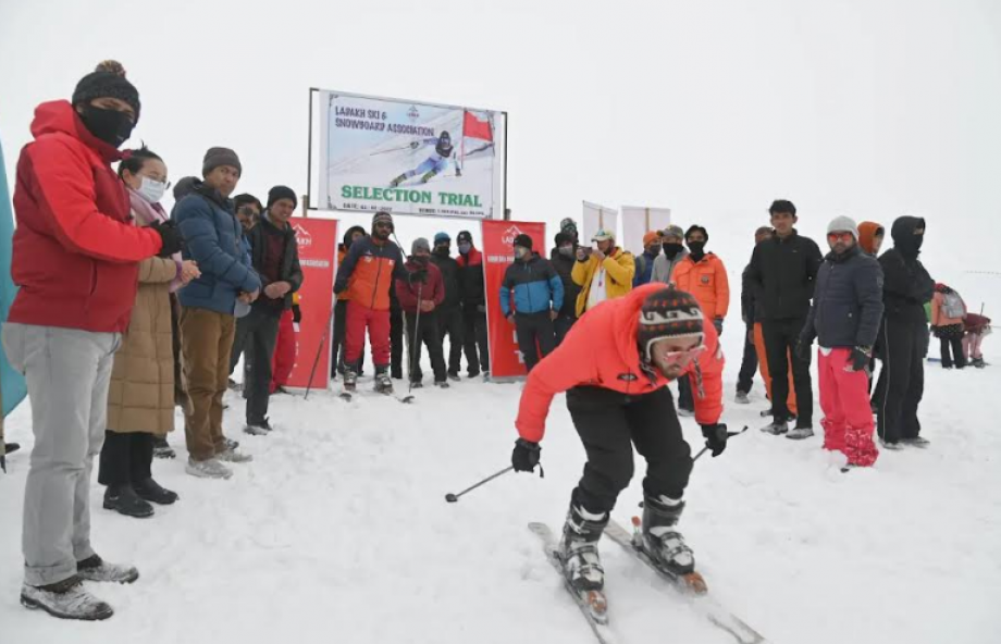 Ladakh snow ski team all set to participate in National snow skiing tournament