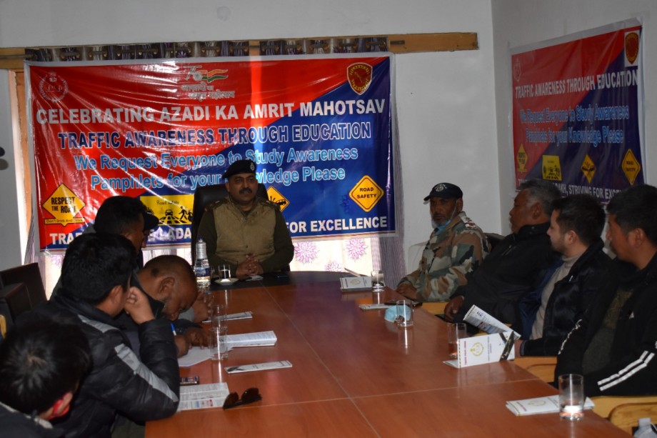 Traffic Police organises interaction-cum-awareness programme in Leh