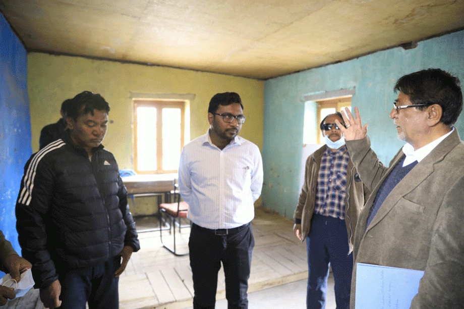 DC, Leh, inspects various govt schools in Chuchot block