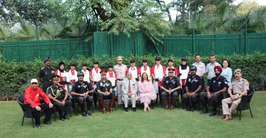10 girls from Ladakh receives polo training from President’s Body Guard