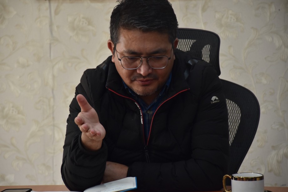 ADC,  Leh,  discusses Ayushman Bharat saturation in Leh district