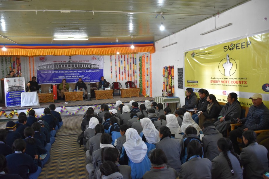 Nehru Yuva Kendra Leh organises district-level neighborhood youth program