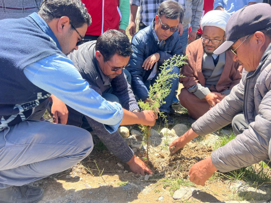 Al Hima-Laya Green Mission reaches Zanskar, over 500 trees planted