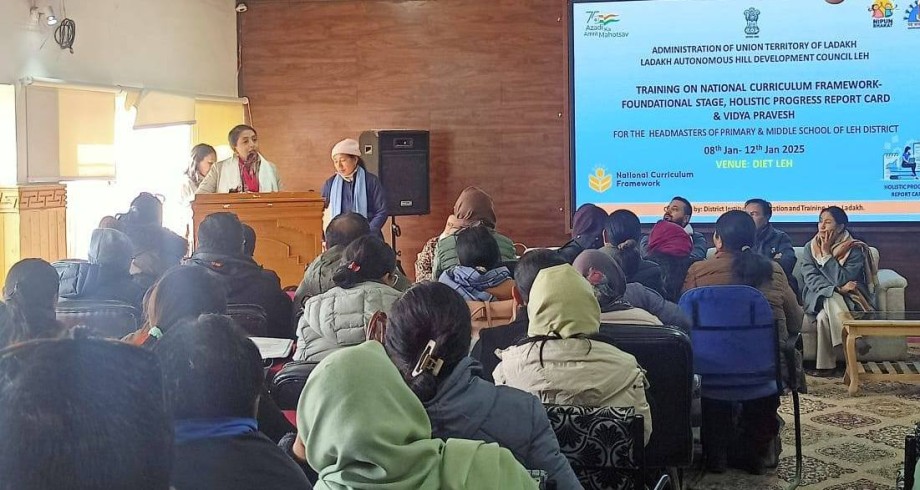 DIET Leh hosts winter orientation program for 160 head teachers