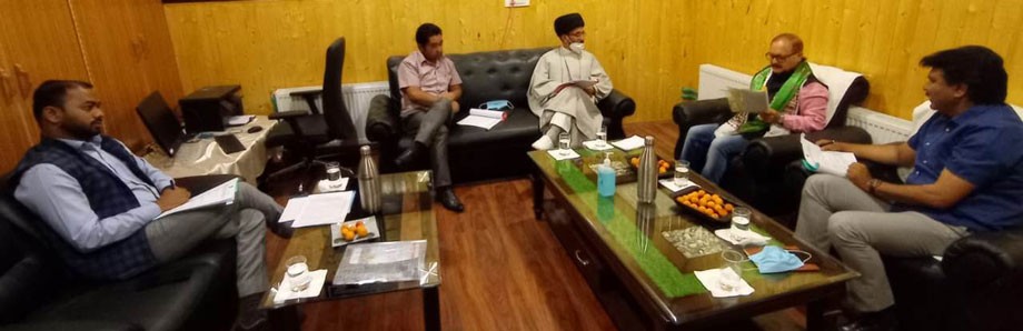 Feroz Ahmed Khan discusses various issues of Kargil district with Principal Secretary 