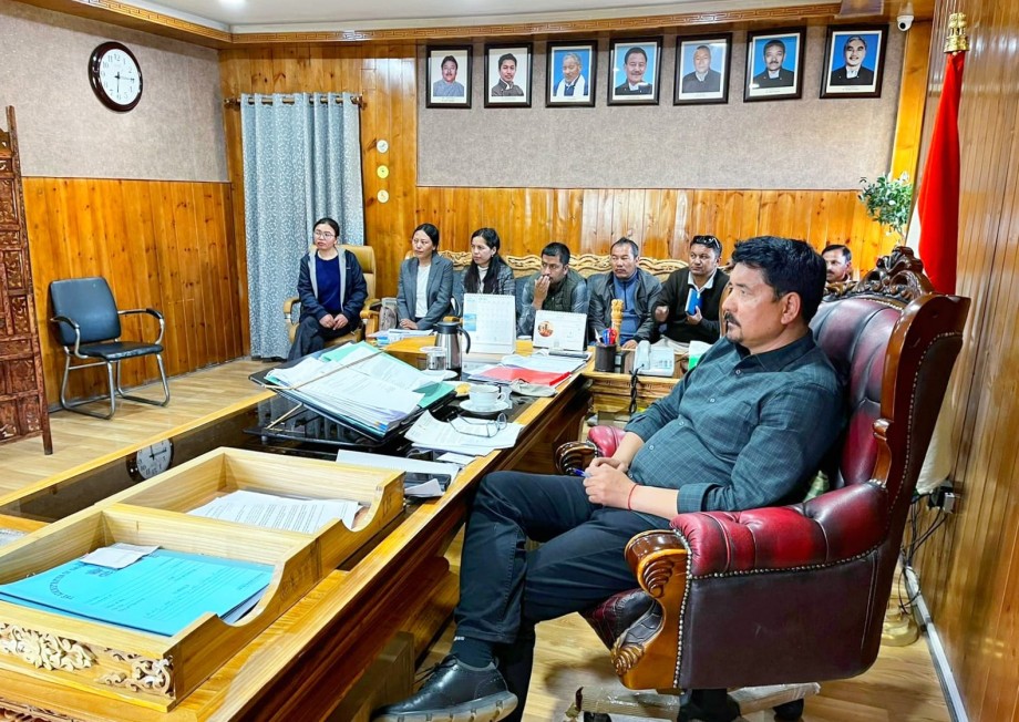 Discussion on plans of Krishi Vigyan Kendra units, research stations held