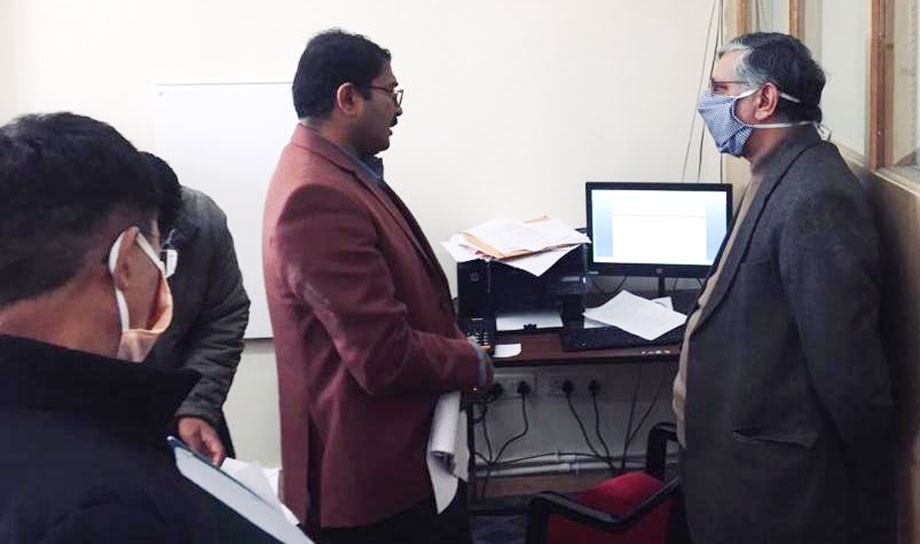Advisor reviews functioning of UT Control room & Connect Ladakh portal