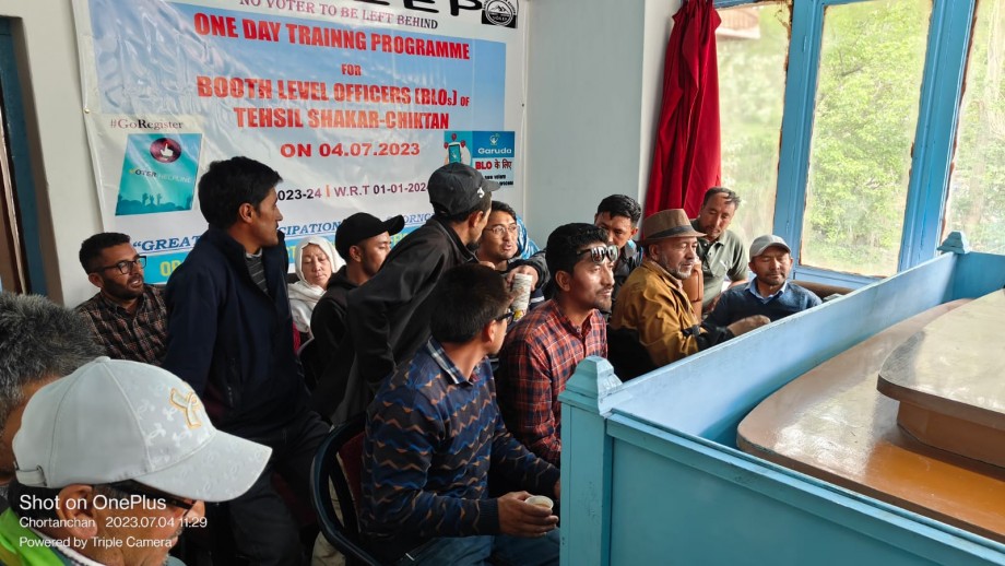 Training program for Booth Level Officers on SSR-2024 held in Shakar-Chiktan Tehsil