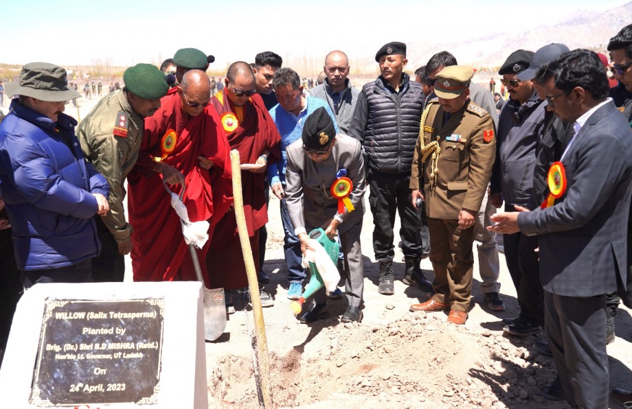 Mega plantation drive held at Stakna village