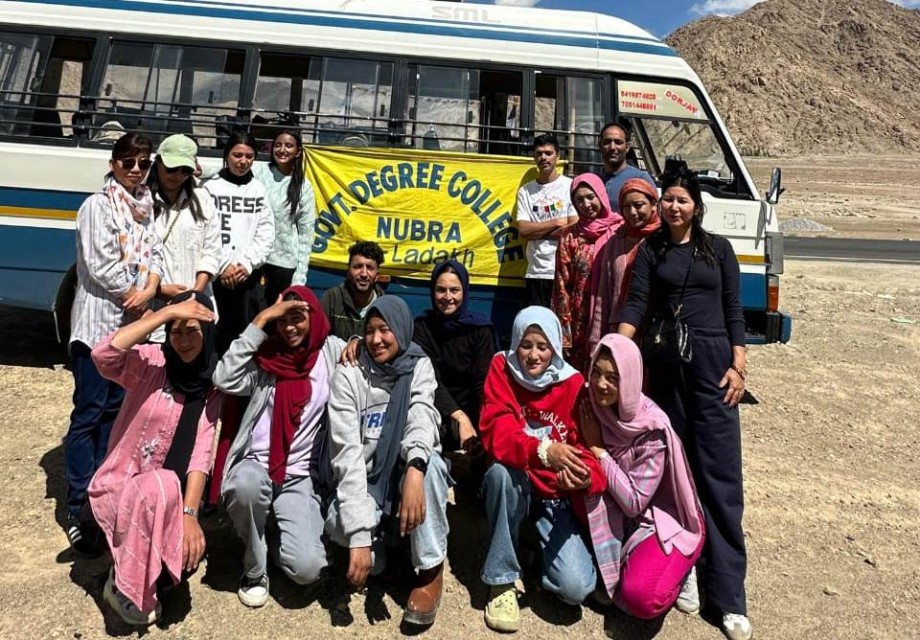 Six-day educational tour to Srinagar begins for GDC Nubra students