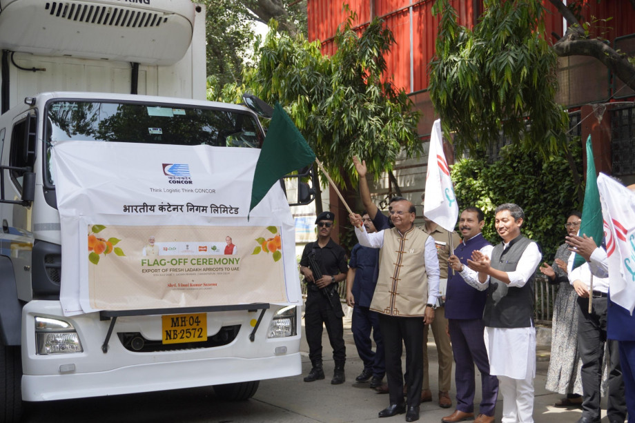 L-G VK Saxena flags off first fresh Ladakh apricots to UAE